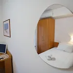 Отель Roma 3*