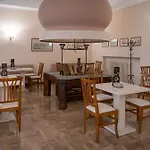 Отель Roma 3*