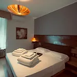 Отель Roma 3*