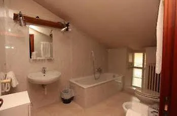 Roma Hotel 3*