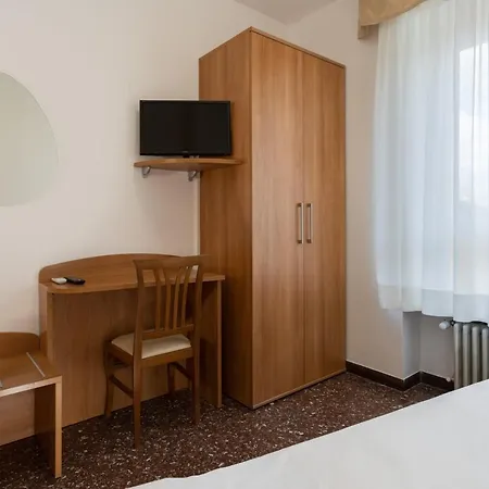 Hotel Roma 3*