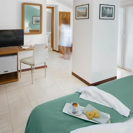 Roma Hotel 3*
