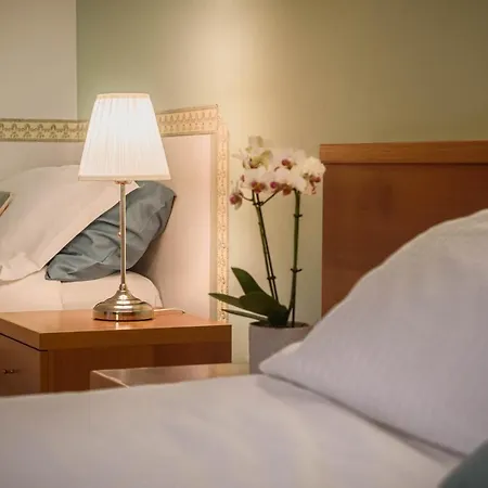 Roma Hotel 3*