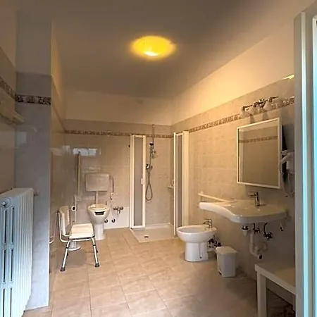 Roma Hotel 3*